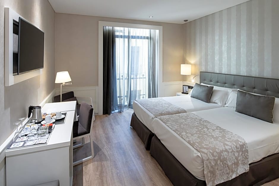 4-star-hotel-near-plaza-mayor 