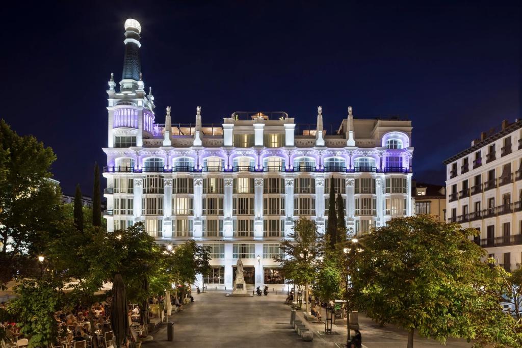 hotel close to plaza mayor madrid