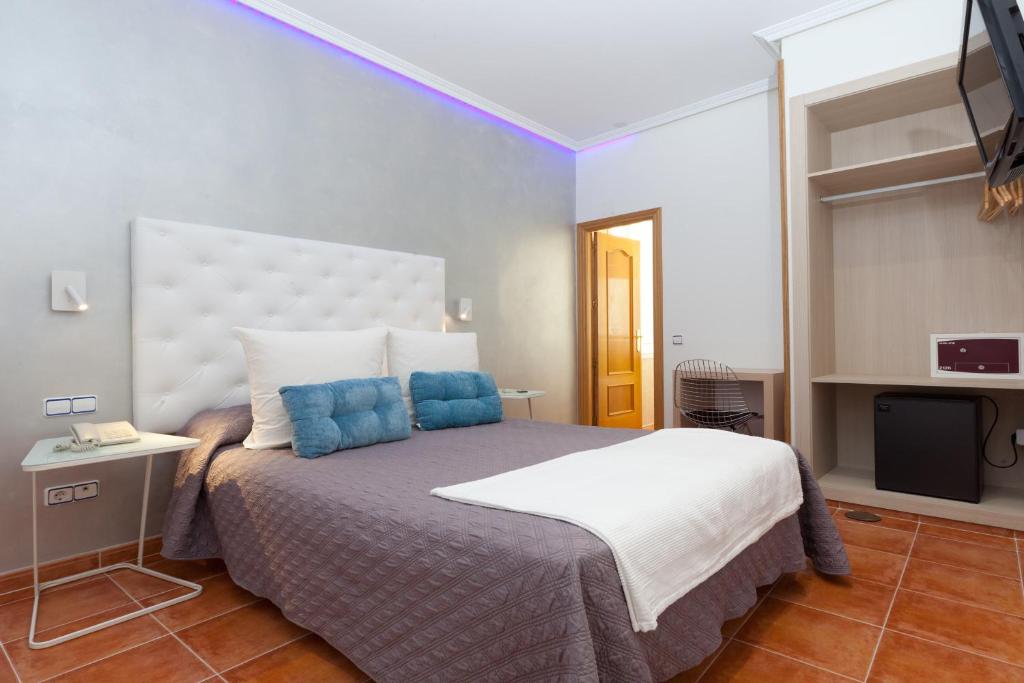 hostel near to plaza mayor madrid